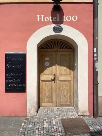 Hotel 100 Pardubice Exterior foto